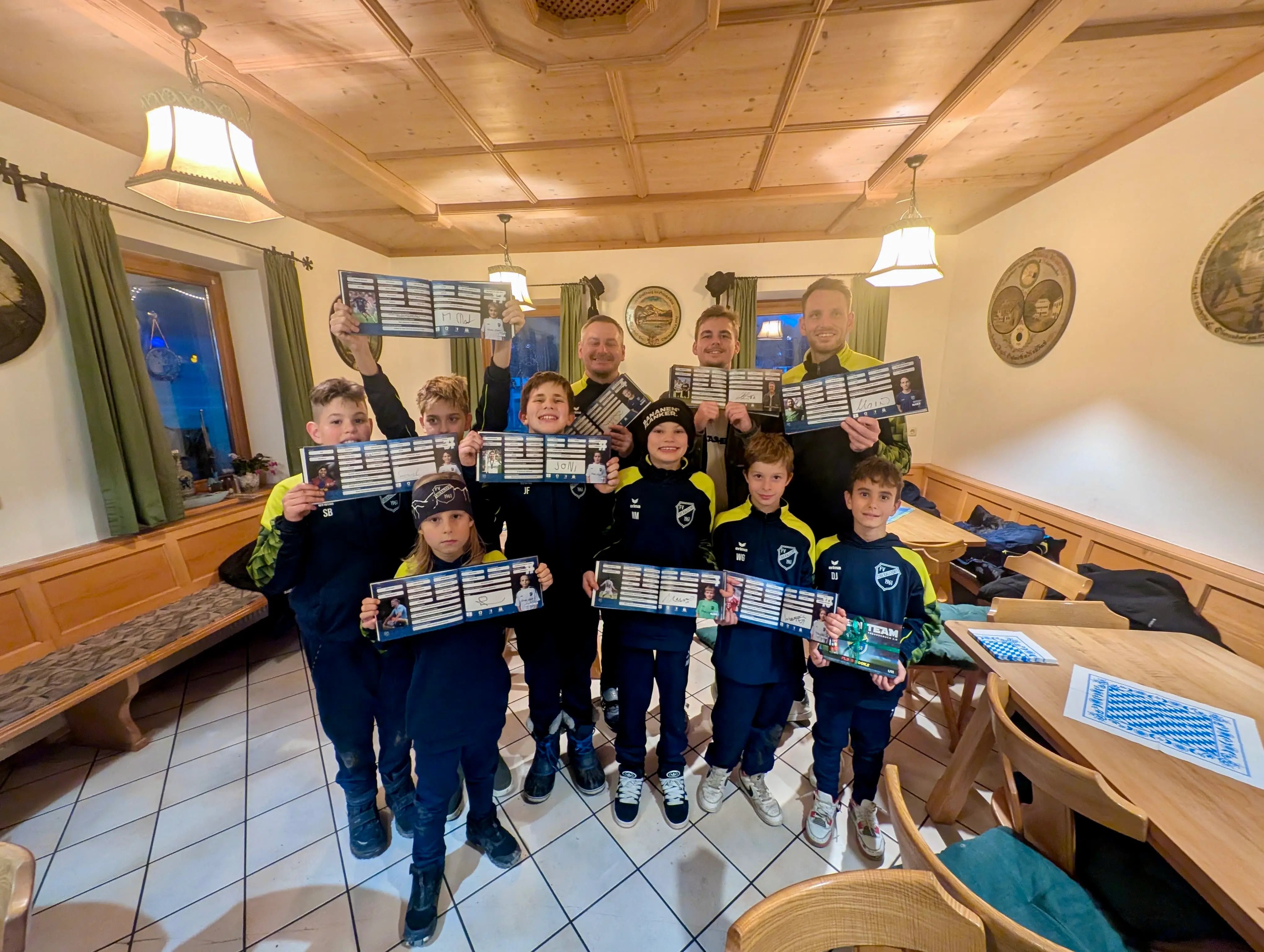 Mädchenteam feiert