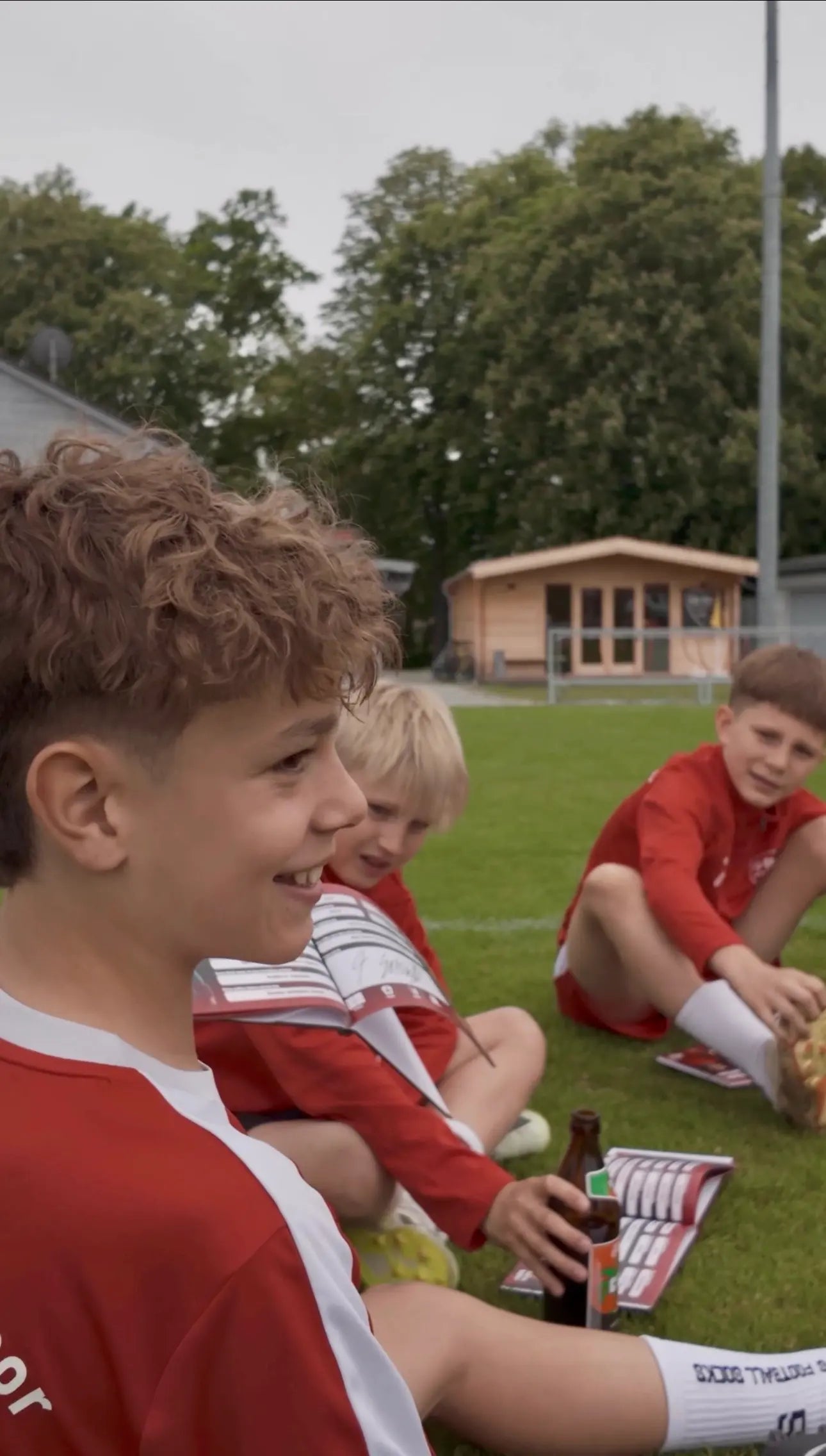 Spieler mit Pokal – personalisierte Spielerseite im Teambuch