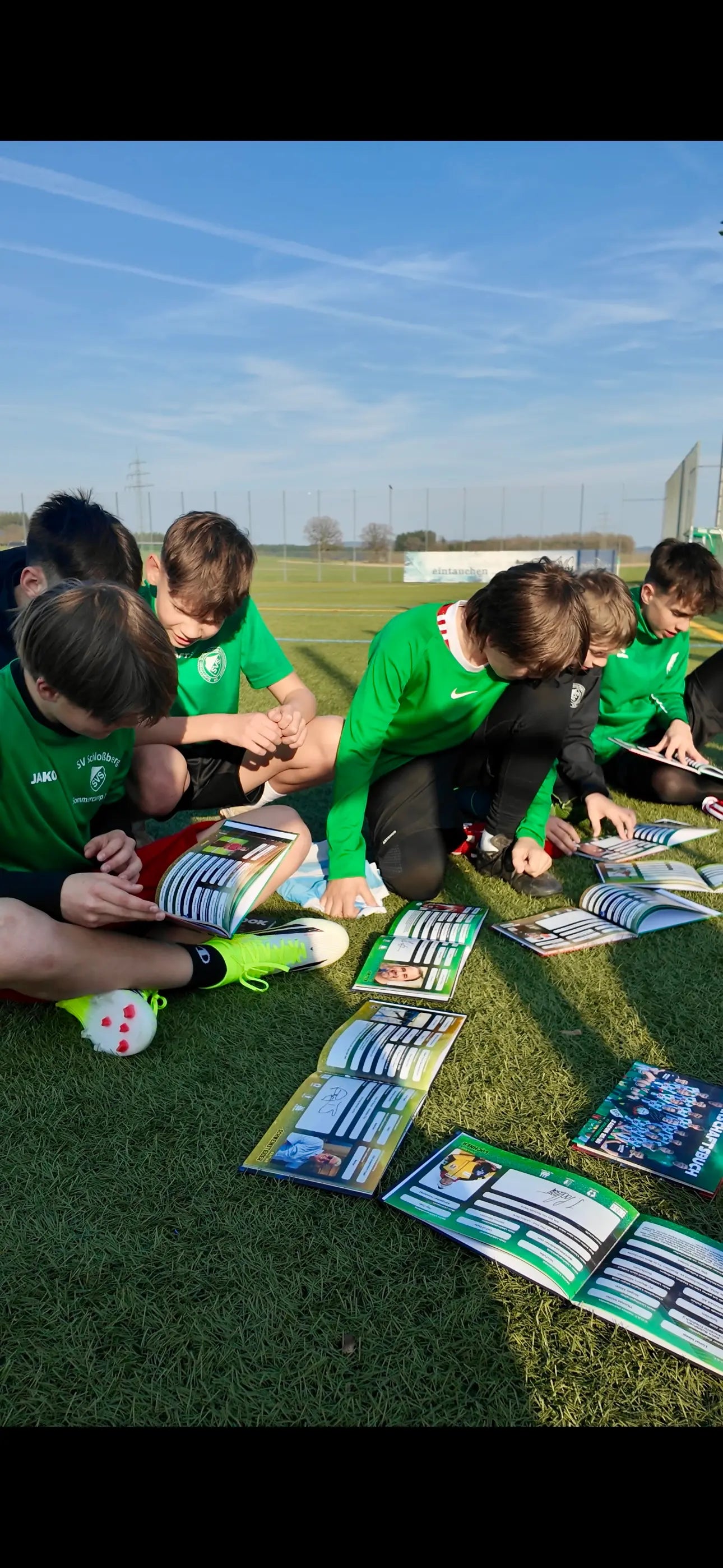 Sportteam feiert – Flashbooks Mannschaftsbuch